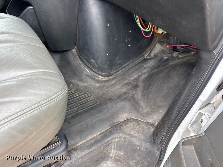 image for item EN0900 2015 Chevrolet Express 3500 van