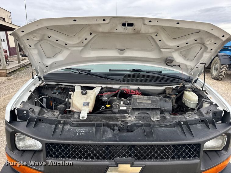 image for item EN0900 2015 Chevrolet Express 3500 van