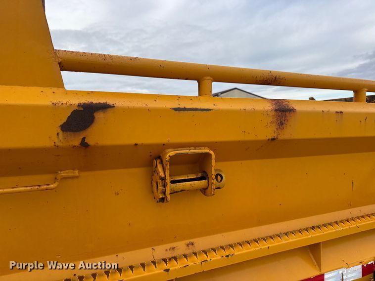 image for item EN0901 2006 International 7400 dump truck