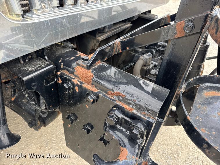 image for item EN0901 2006 International 7400 dump truck