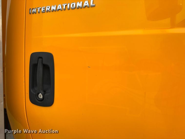 image for item EN0901 2006 International 7400 dump truck