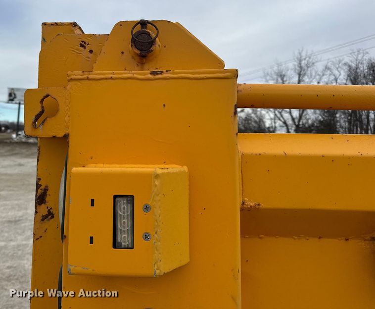 image for item EN0901 2006 International 7400 dump truck