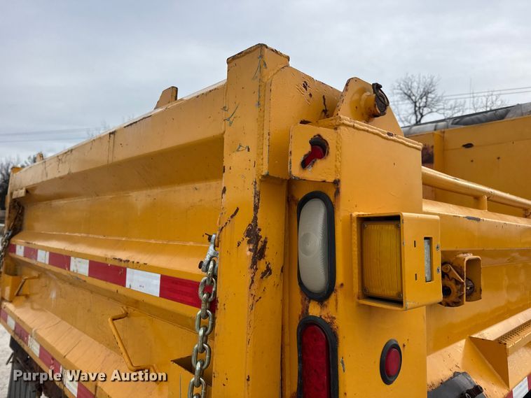 image for item EN0901 2006 International 7400 dump truck