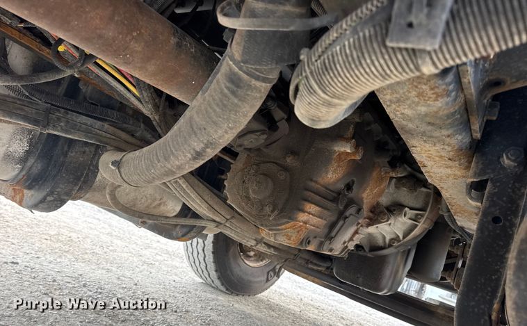 image for item EN0901 2006 International 7400 dump truck