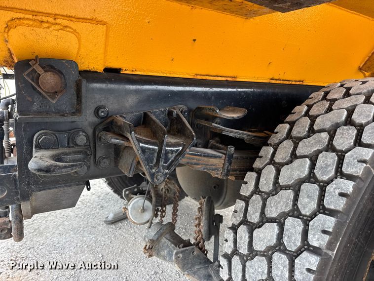 image for item EN0901 2006 International 7400 dump truck