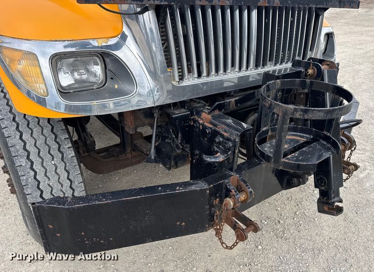 image for item EN0901 2006 International 7400 dump truck