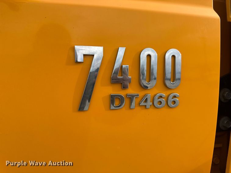 image for item EN0901 2006 International 7400 dump truck