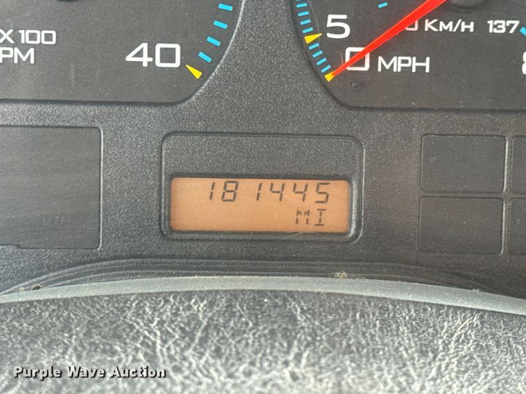 image for item EN0901 2006 International 7400 dump truck