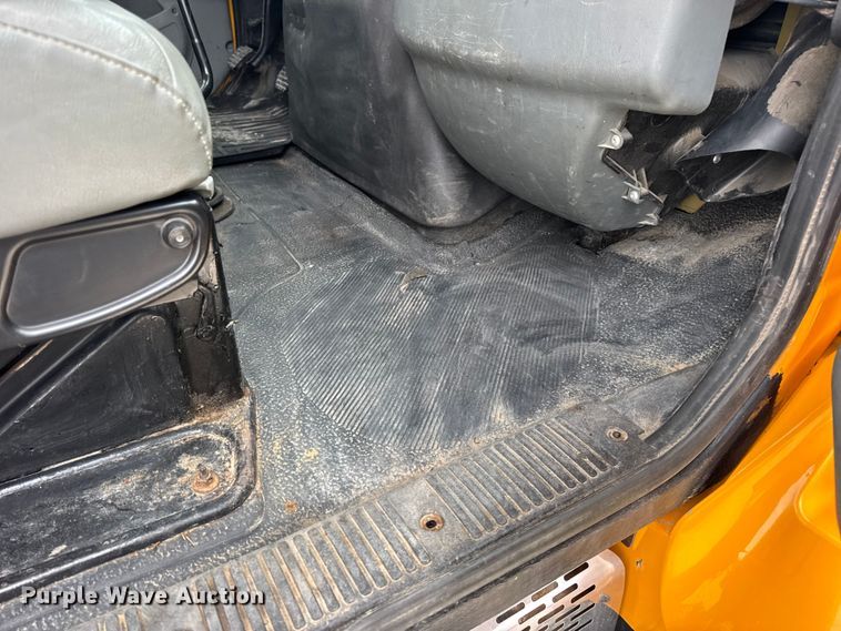 image for item EN0901 2006 International 7400 dump truck