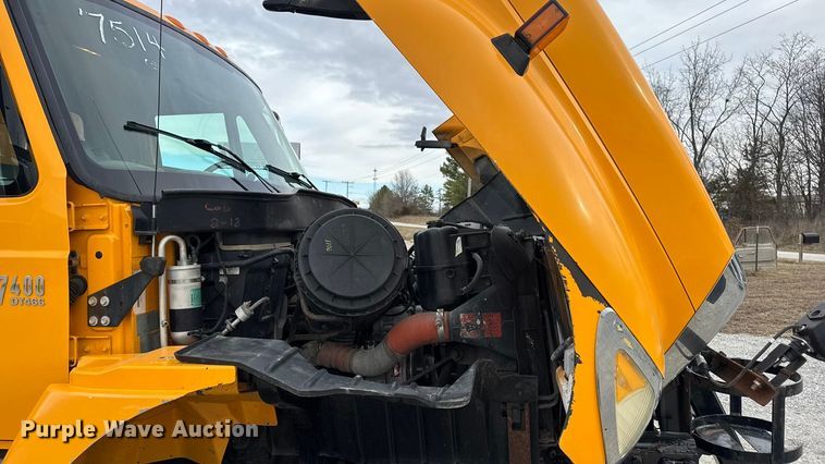 image for item EN0901 2006 International 7400 dump truck