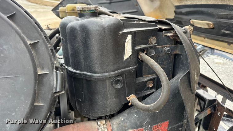 image for item EN0901 2006 International 7400 dump truck