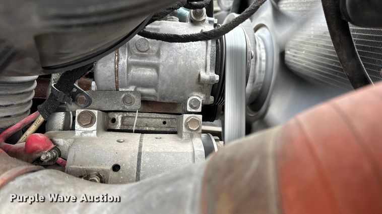 image for item EN0901 2006 International 7400 dump truck