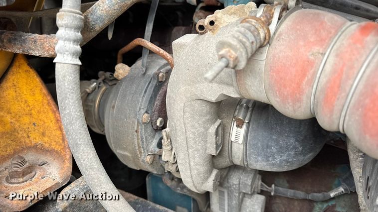 image for item EN0901 2006 International 7400 dump truck