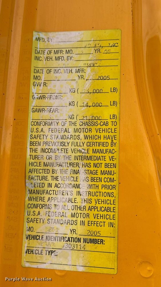 image for item EN0901 2006 International 7400 dump truck