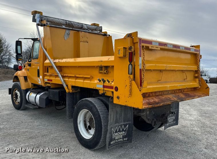 image for item EN0902 2006 International 7400 dump truck