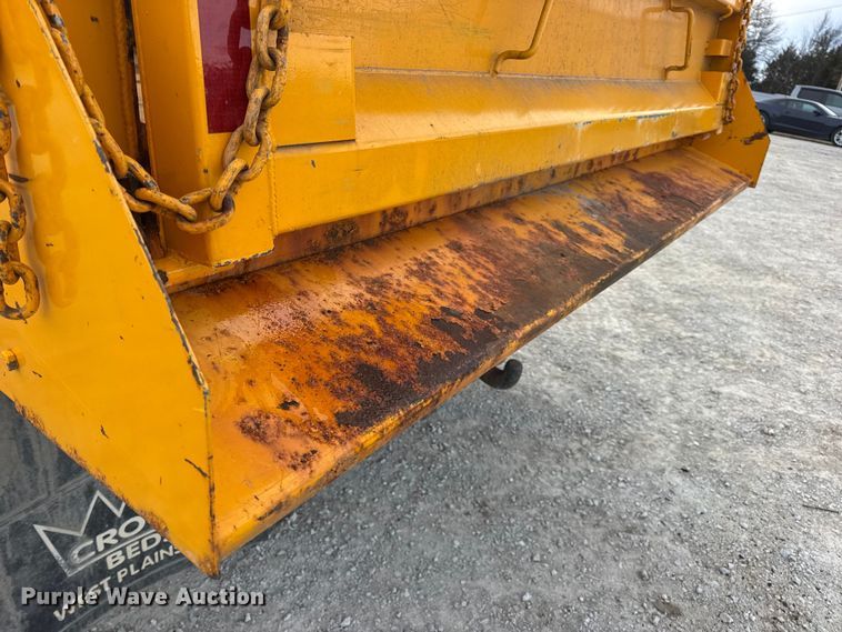 image for item EN0902 2006 International 7400 dump truck