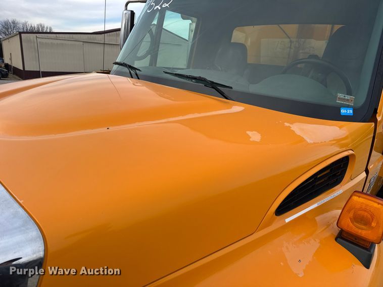 image for item EN0902 2006 International 7400 dump truck