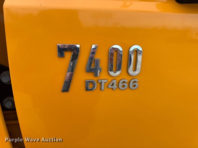 image for item EN0902 2006 International 7400 dump truck