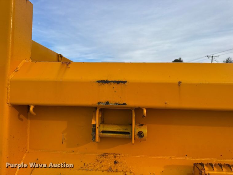 image for item EN0902 2006 International 7400 dump truck