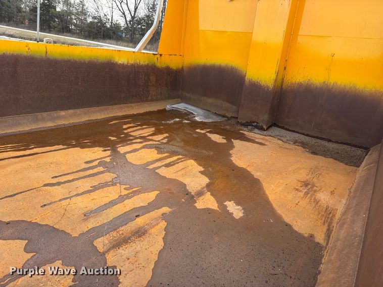 image for item EN0902 2006 International 7400 dump truck