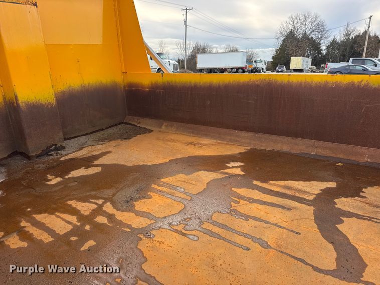 image for item EN0902 2006 International 7400 dump truck