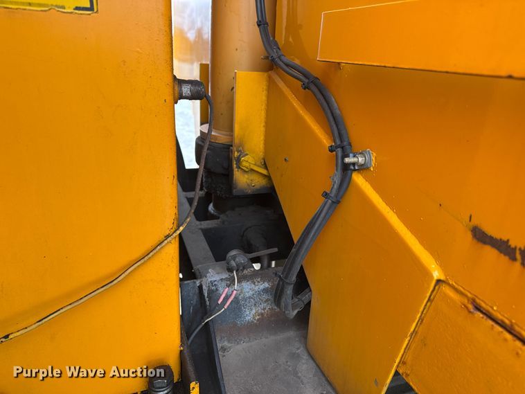 image for item EN0902 2006 International 7400 dump truck