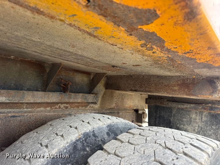 image for item EN0902 2006 International 7400 dump truck