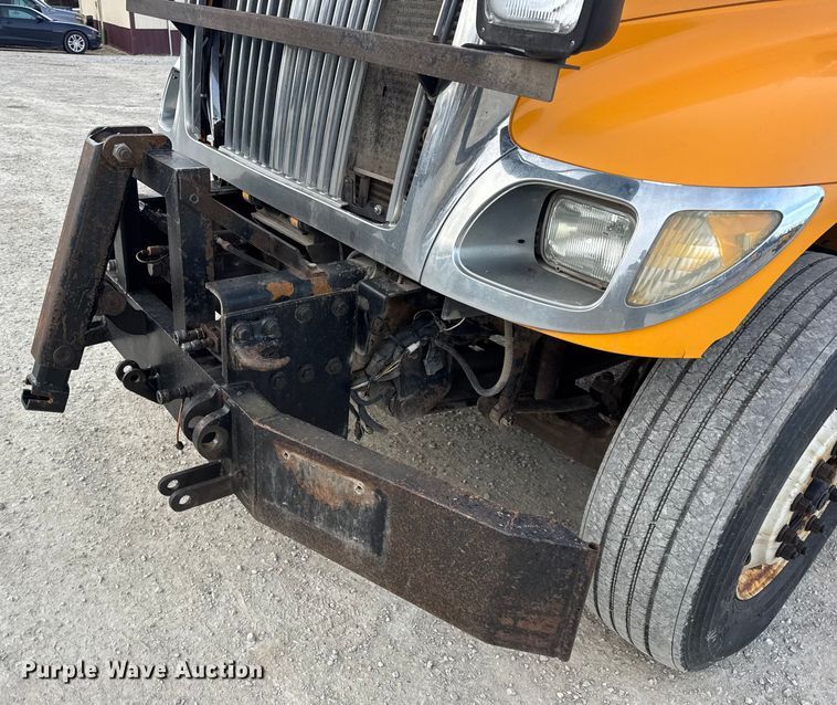 image for item EN0902 2006 International 7400 dump truck