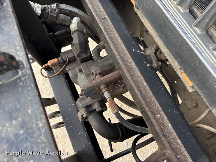 image for item EN0902 2006 International 7400 dump truck