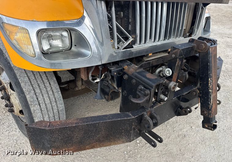 image for item EN0902 2006 International 7400 dump truck