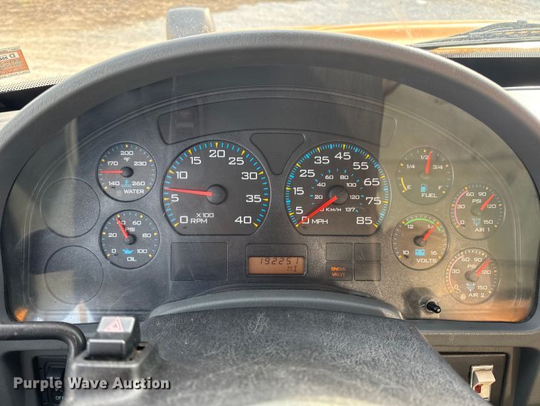 image for item EN0902 2006 International 7400 dump truck