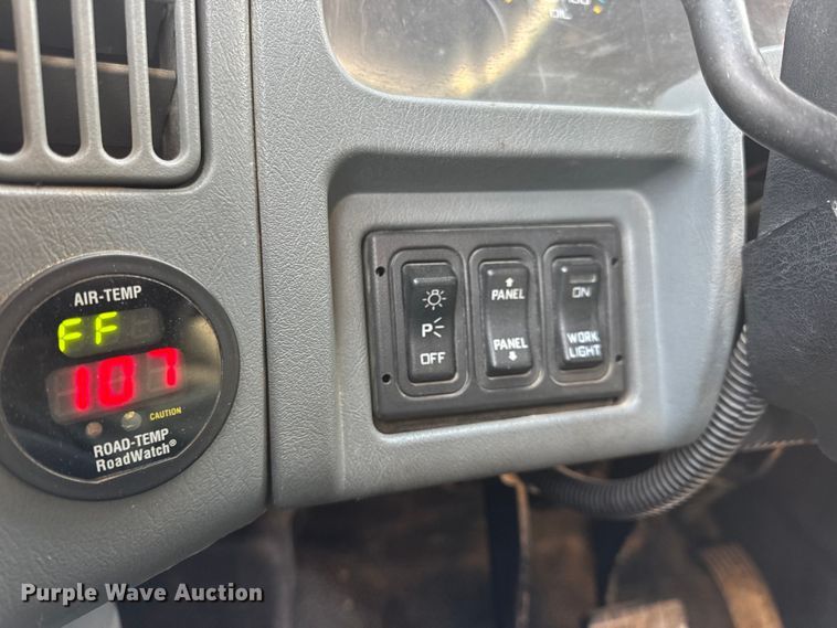 image for item EN0902 2006 International 7400 dump truck