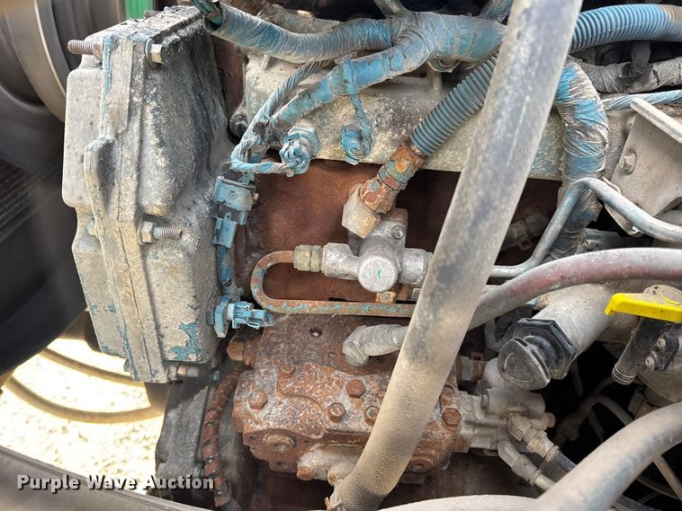 image for item EN0902 2006 International 7400 dump truck