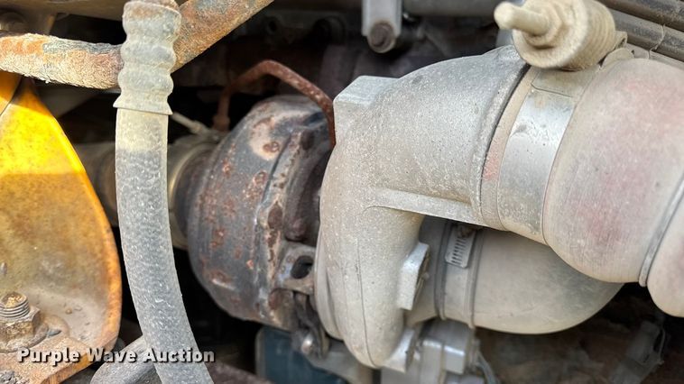 image for item EN0902 2006 International 7400 dump truck