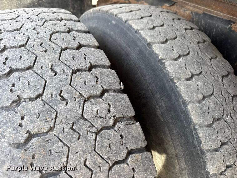 image for item EN0902 2006 International 7400 dump truck