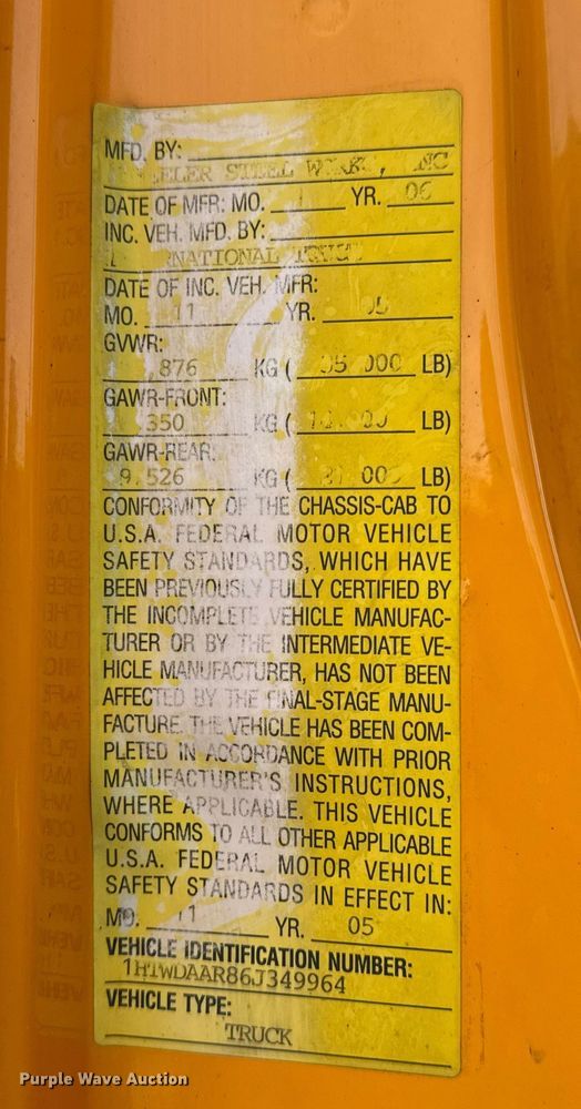 image for item EN0902 2006 International 7400 dump truck