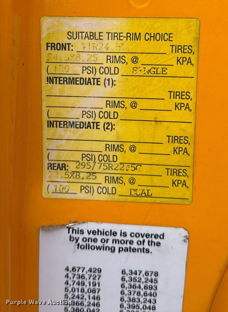 image for item EN0902 2006 International 7400 dump truck