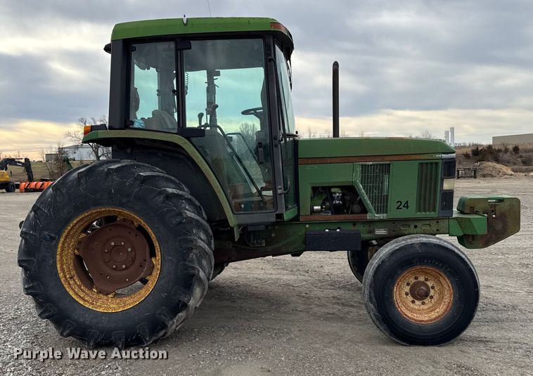 image for item EN3972 1995 John Deere 6400 tractor