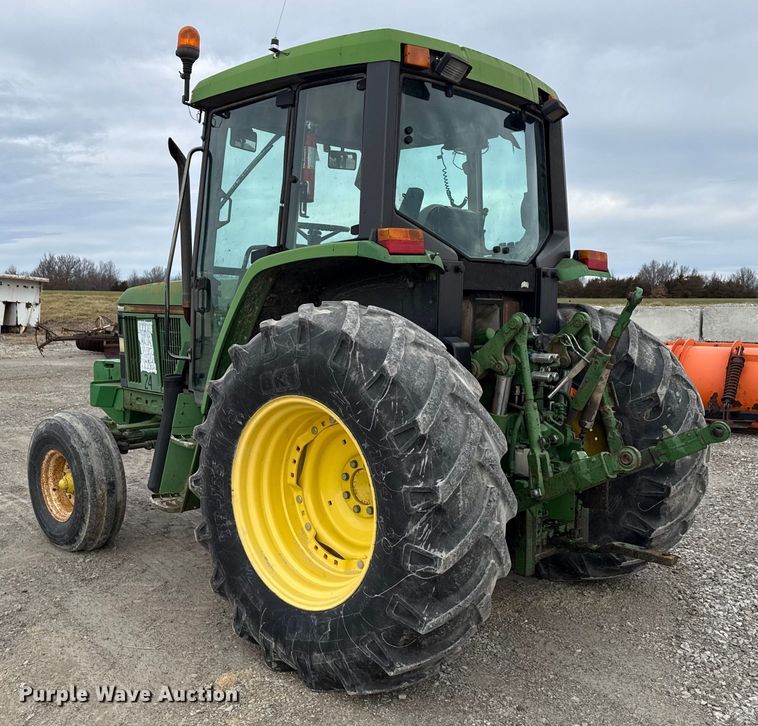 image for item EN3972 1995 John Deere 6400 tractor