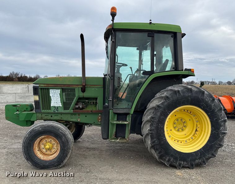 image for item EN3972 1995 John Deere 6400 tractor
