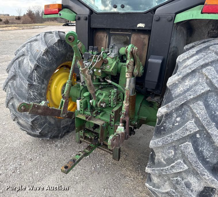image for item EN3972 1995 John Deere 6400 tractor
