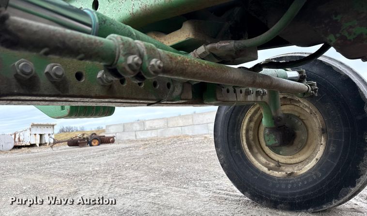 image for item EN3972 1995 John Deere 6400 tractor