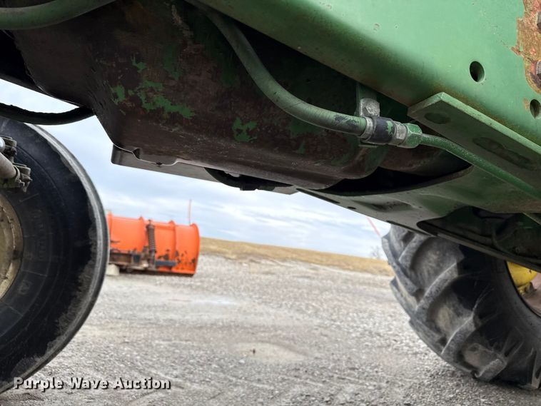 image for item EN3972 1995 John Deere 6400 tractor