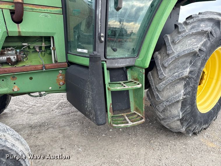 image for item EN3972 1995 John Deere 6400 tractor