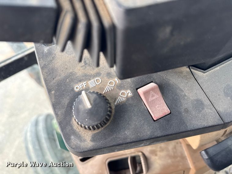 image for item EN3972 1995 John Deere 6400 tractor