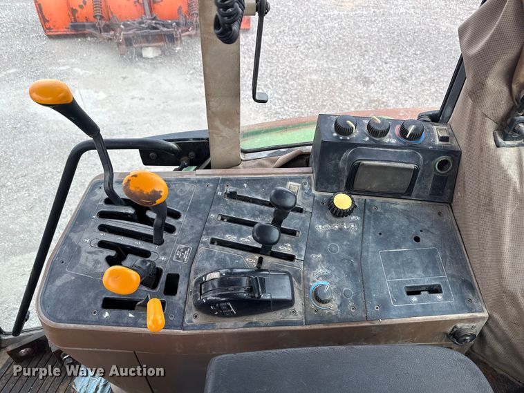 image for item EN3972 1995 John Deere 6400 tractor