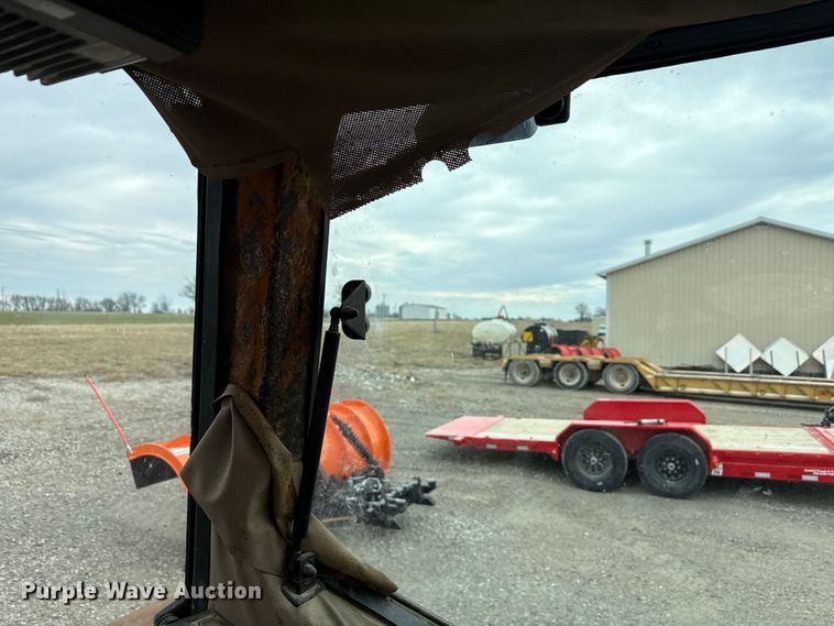 image for item EN3972 1995 John Deere 6400 tractor