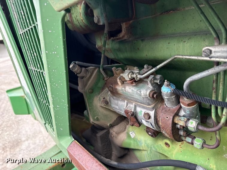 image for item EN3972 1995 John Deere 6400 tractor