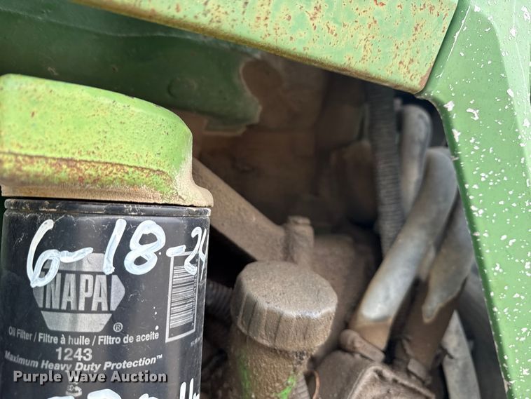 image for item EN3972 1995 John Deere 6400 tractor