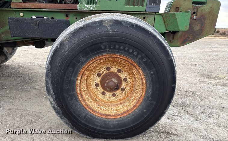 image for item EN3972 1995 John Deere 6400 tractor